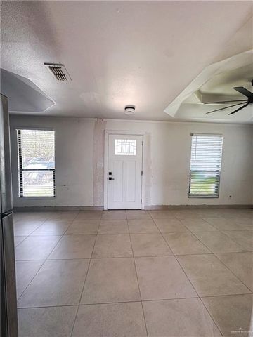 905 W Green Jay Avenue, Pharr, TX 78577