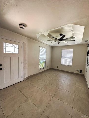 905 W Green Jay Avenue, Pharr, TX 78577