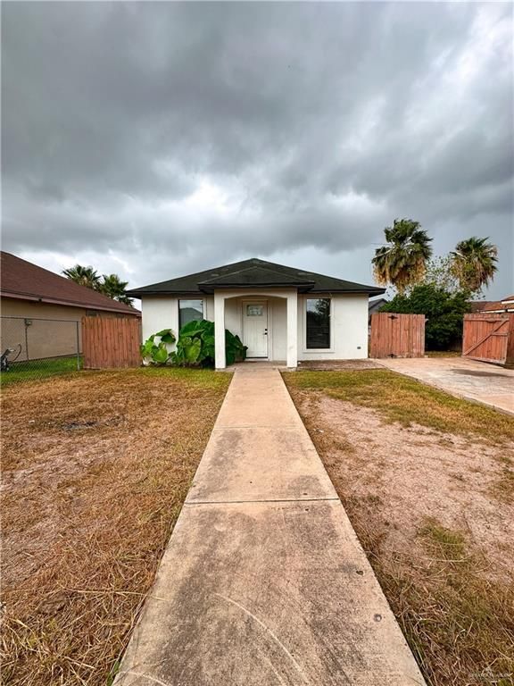 905 W Green Jay Avenue, Pharr, TX 78577