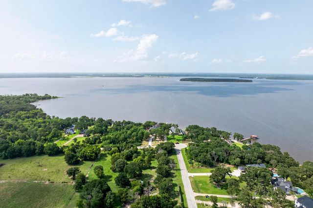 8743 Southern Shore Court, Kemp, TX 75143