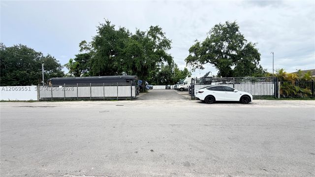 3051 NW 75 St, Miami, FL 33147