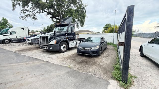 3051 NW 75 St, Miami, FL 33147