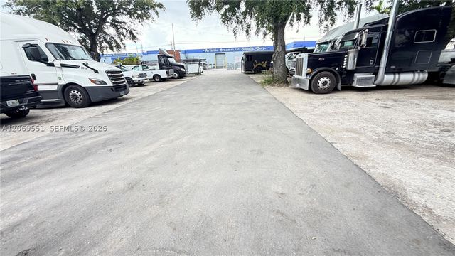 3051 NW 75 St, Miami, FL 33147
