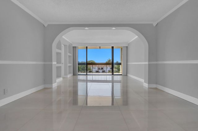 2000 Presidential Way 504, West Palm Beach, FL 33401