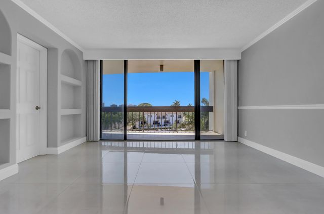 2000 Presidential Way 504, West Palm Beach, FL 33401