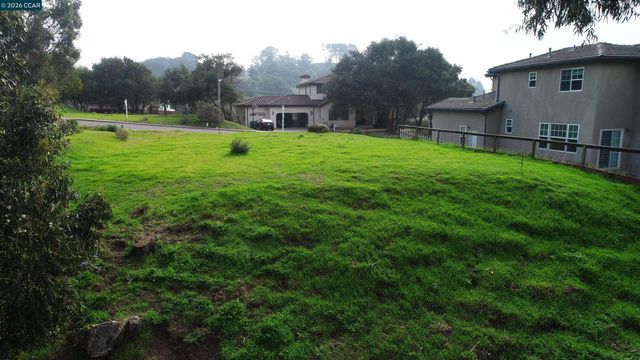 209 N Rancho Pl, Pinole, CA 94803