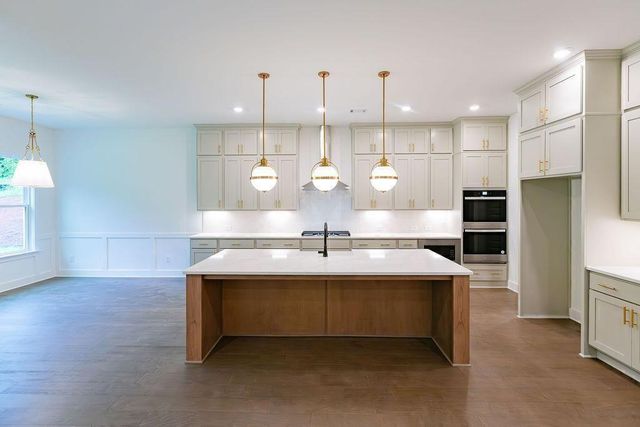 8350 Creekside Overlook Drive, Gainesville, GA 30506