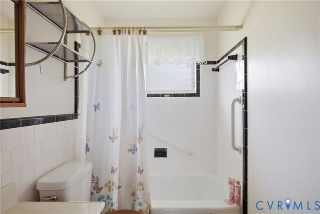 3200 Valleyfield Rd, Henrico, VA 23228