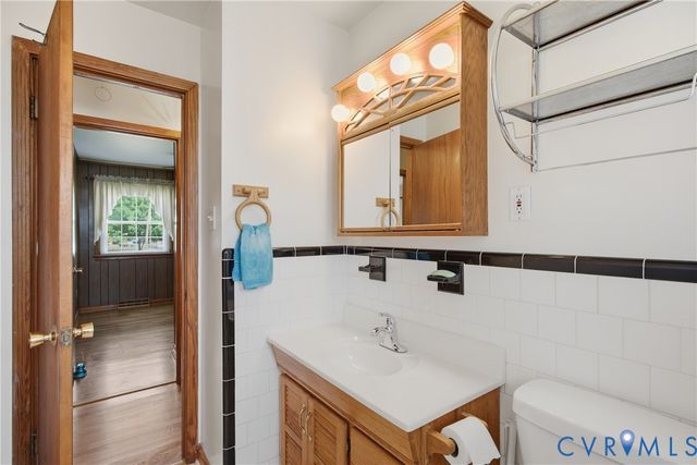 3200 Valleyfield Rd, Henrico, VA 23228