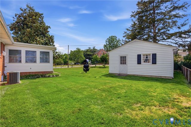 3200 Valleyfield Rd, Henrico, VA 23228