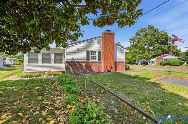 3200 Valleyfield Rd, Henrico, VA 23228