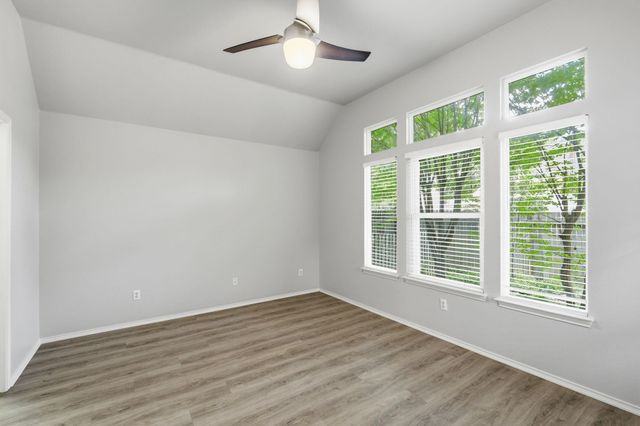 215 Rio Vista DR, Georgetown, TX 78626