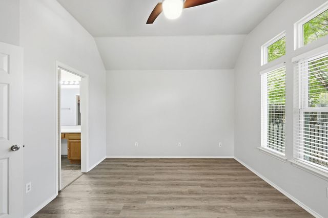 215 Rio Vista DR, Georgetown, TX 78626