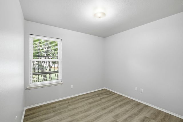 215 Rio Vista DR, Georgetown, TX 78626