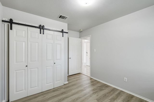 215 Rio Vista DR, Georgetown, TX 78626