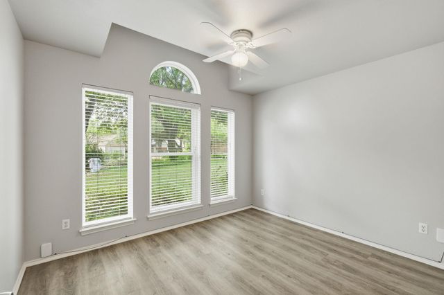 215 Rio Vista DR, Georgetown, TX 78626