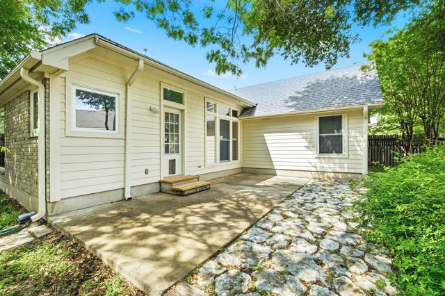 215 Rio Vista DR, Georgetown, TX 78626