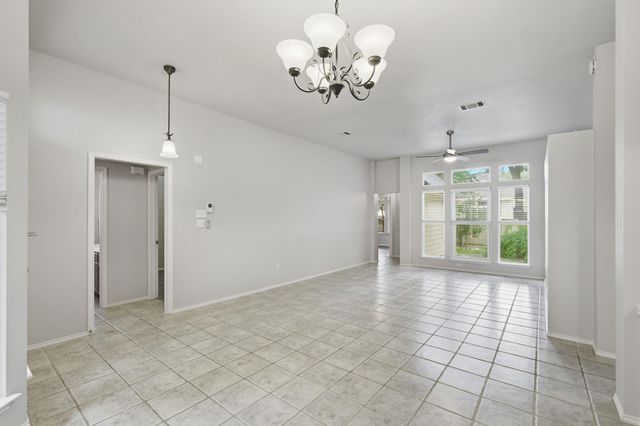 215 Rio Vista DR, Georgetown, TX 78626