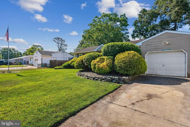 307 LAWRENCE DR, Lanoka Harbor, NJ 08734