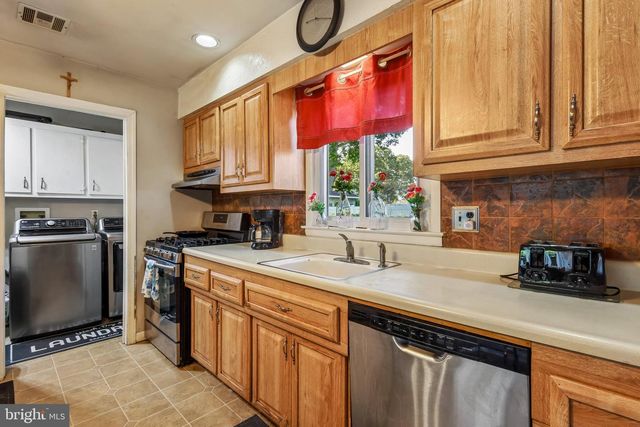 307 LAWRENCE DR, Lanoka Harbor, NJ 08734