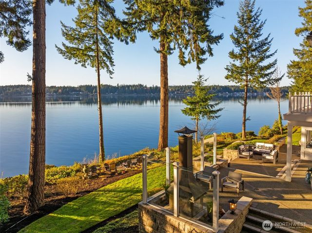 6947 Cooper Point Road NW, Olympia, WA 98502