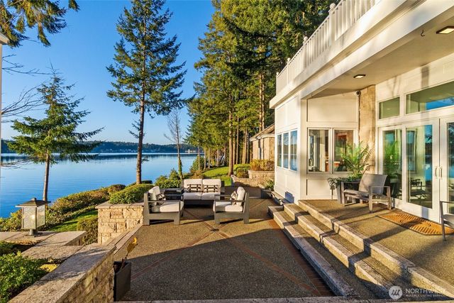 6947 Cooper Point Road NW, Olympia, WA 98502