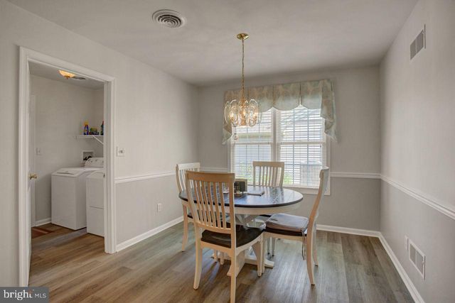 176 LANTERN LN, Chambersburg, PA 17201