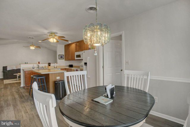 176 LANTERN LN, Chambersburg, PA 17201