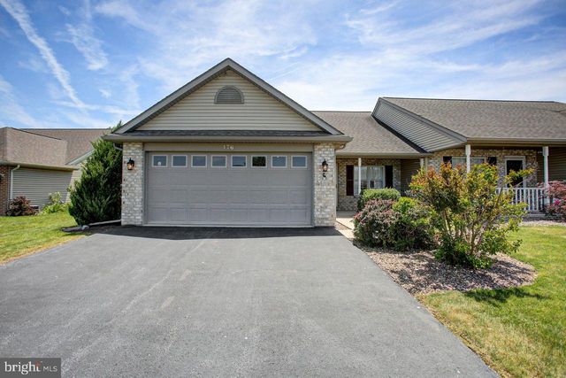 176 LANTERN LN, Chambersburg, PA 17201
