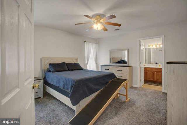 176 LANTERN LN, Chambersburg, PA 17201
