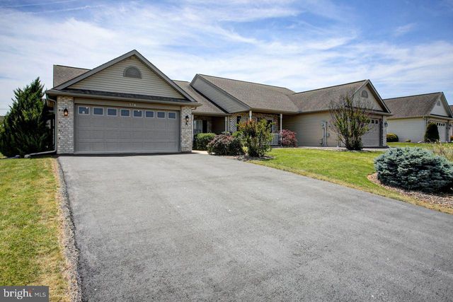 176 LANTERN LN, Chambersburg, PA 17201