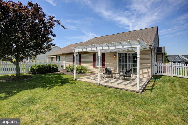 176 LANTERN LN, Chambersburg, PA 17201