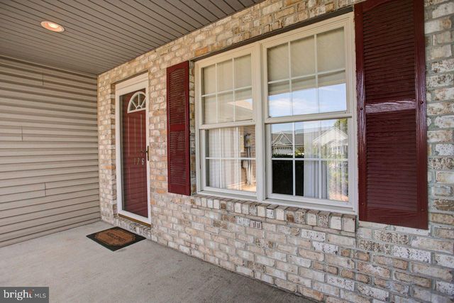 176 LANTERN LN, Chambersburg, PA 17201