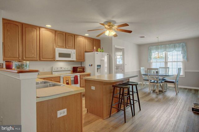 176 LANTERN LN, Chambersburg, PA 17201