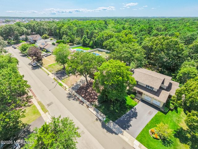 139 Mello Lane, Toms River, NJ 08753