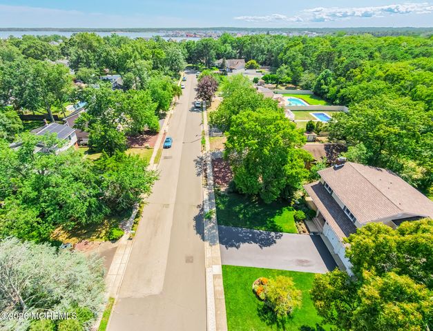 139 Mello Lane, Toms River, NJ 08753