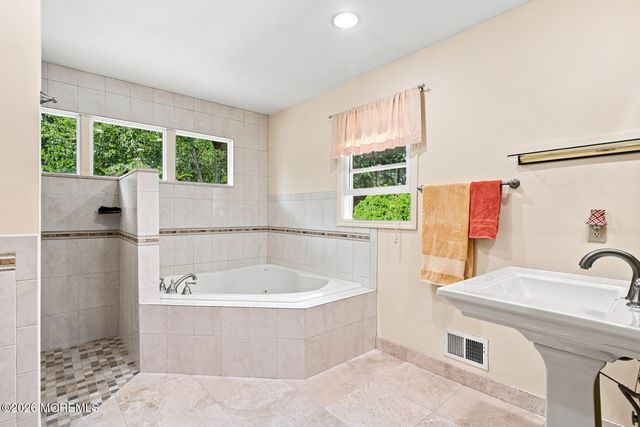 139 Mello Lane, Toms River, NJ 08753