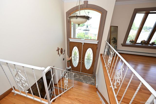 859 Maloon Avenue, Franklin Square, NY 11010