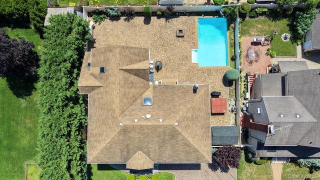 859 Maloon Avenue, Franklin Square, NY 11010