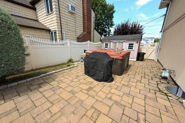 859 Maloon Avenue, Franklin Square, NY 11010