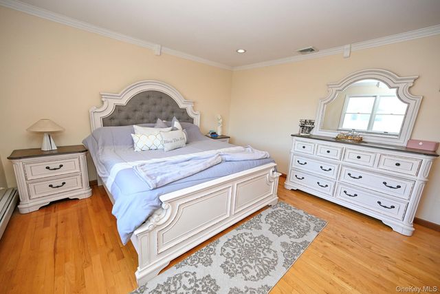 859 Maloon Avenue, Franklin Square, NY 11010