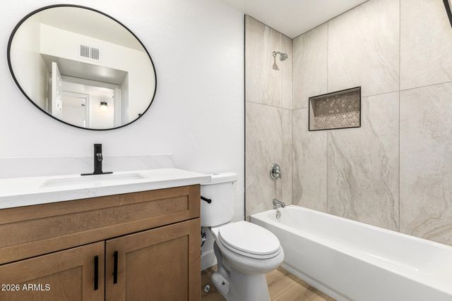 2647 E JUANITA Avenue, Mesa, AZ 85204