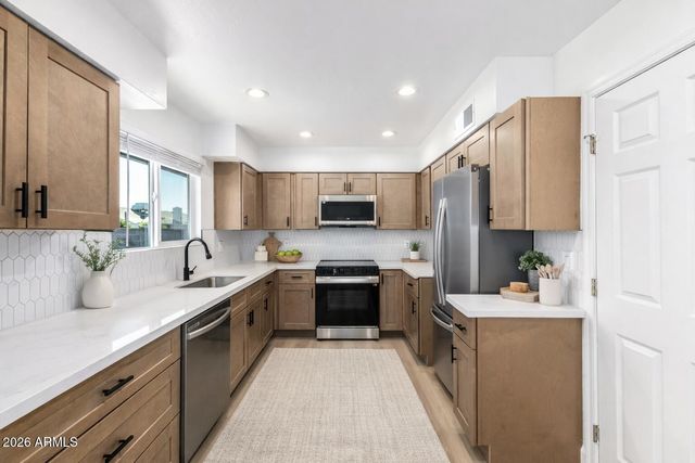 2647 E JUANITA Avenue, Mesa, AZ 85204