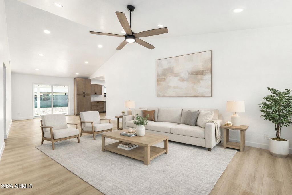 2647 E JUANITA Avenue, Mesa, AZ 85204