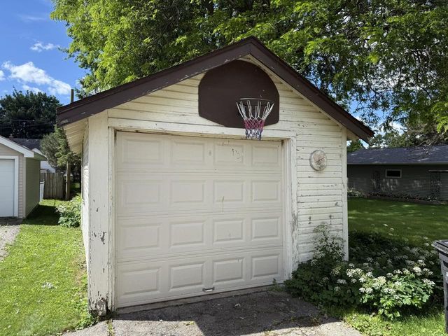 117 23RD AVENUE, Oshkosh, WI 54902