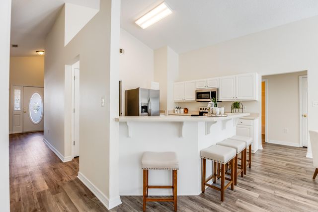 1013 Freeport Court, Mary Esther, FL 32569