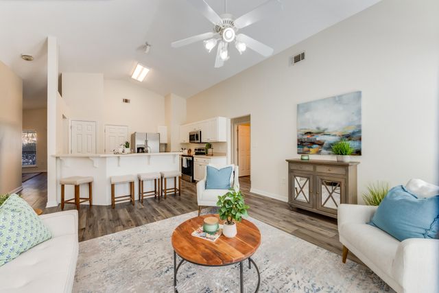 1013 Freeport Court, Mary Esther, FL 32569