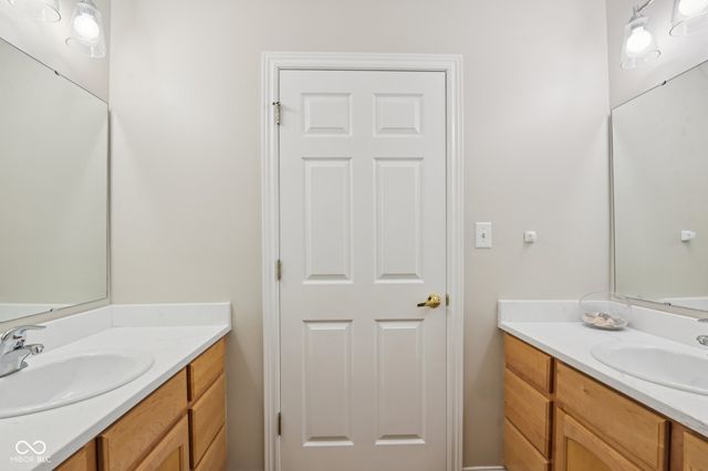 4476 W Easy Street, New Palestine, IN 46163