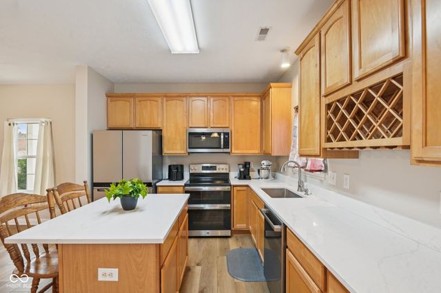 4476 W Easy Street, New Palestine, IN 46163
