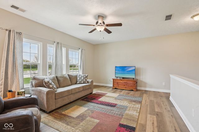 4476 W Easy Street, New Palestine, IN 46163